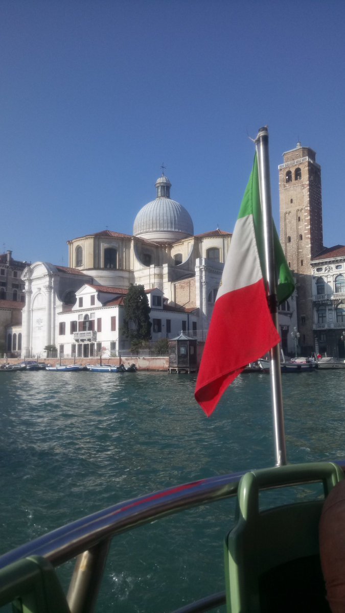 JaynePeirce_Rec's tweet photo. Venice couldn't be more beautiful than on a crisp winter day
#TeamJPRS #venice #travel #Italy https://t.co/Fz9IlwlnLQ