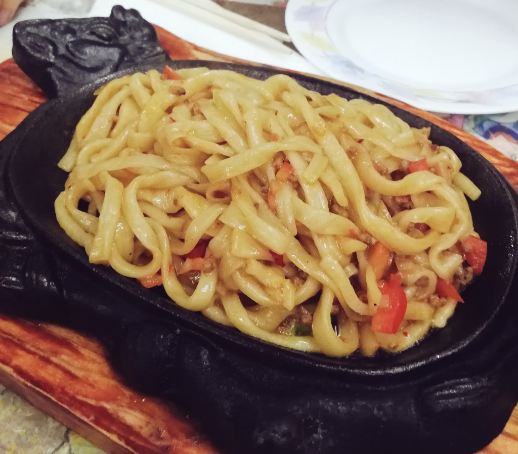 carolina_meglio's tweet photo. #oggiviconsiglio la trattoria cinese #HuaCheng nel cuore di China Town a #Milano segue l'antica tradizione e la pasta freschissima viene preparata a mano ogni giorno.
#smm18
#foodbloger
#intergustando https://t.co/4uOBU2S1y9