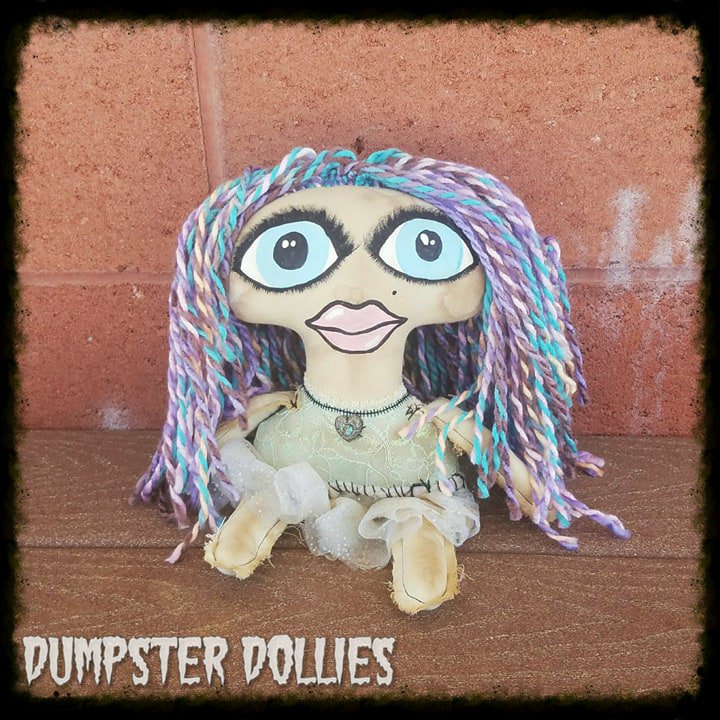dumpsterdollie's tweet photo. I love her #doll #handmade #buyhandmade #valentine #princess https://t.co/38isTT93WQ