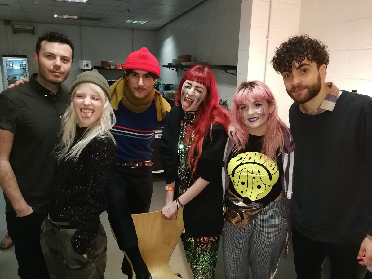 emilyisabore's tweet photo. the last two days have been WILD, thank you @jyplaysguitar @yelyahwilliams @zacfarro @itstayloryall @paramore for your kindness, much deserved for @tradedmistake 💕💕 https://t.co/Sp5WdoeTY3