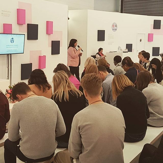L_PayneStanley's tweet photo. Throw back to last Sunday and speaking at #paperfest2018 @topdrawerlondon on Brand Voice to Maximise your Marketing using NLP.

It is always an honour to get to inspire and meet talented creative entrepreneurs, who are putting their heart soul and hustle into creating their … https://t.co/ndpTBou5Cn