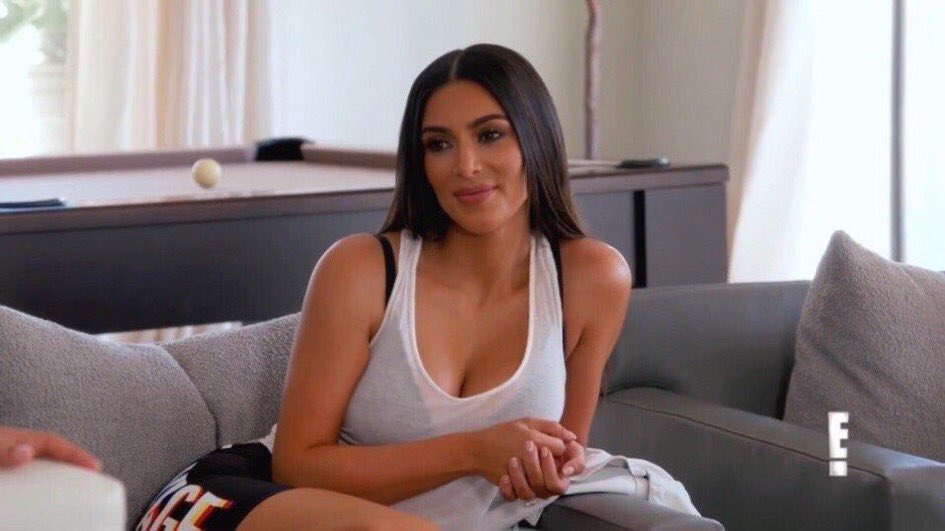 MissErinB_'s tweet photo. Me waiting for a nigga to come up with another move after I tell him I don’t smoke https://t.co/nn6y4r0nJH