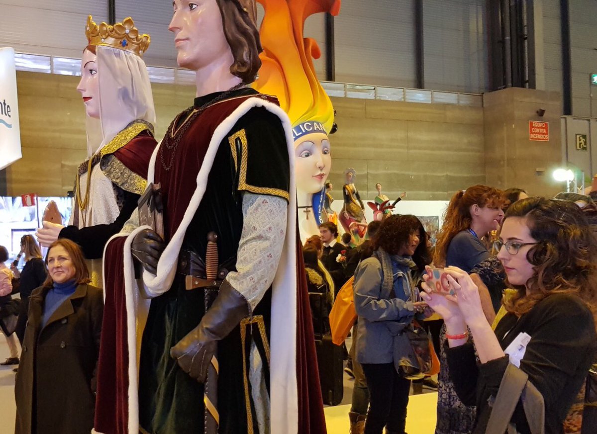 MuseuDeLaFesta's tweet photo. #AlgemesíUnesco Volem agrair a Berca Grup de Danses, a l’Escola de Tabalet i Dolçaina í a @valenciaturisme per mostrar í permetre'ns mostrar la cultura popular d'Algemesí en #fitur2018
#WhyV #Mediterráneoenvivo #visitcomarquesvalència @GVAturisme https://t.co/aQFmwmVAKg