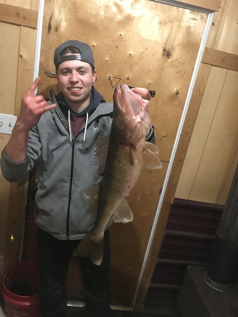 We put in a 10hr shift and Jon finally decided to wrestle this hog outa the whole