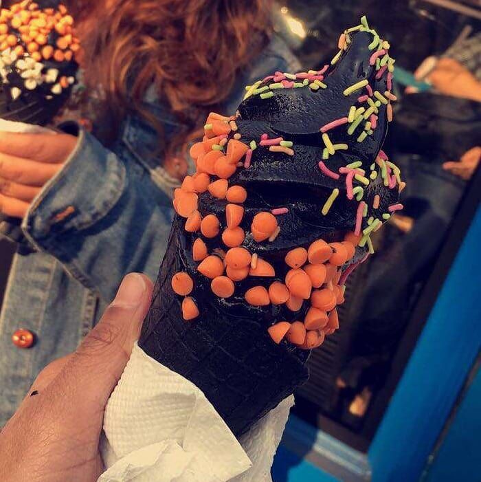 DamnThoseBuns's tweet photo. This place is pioneering the "if you go black you never go back" movement in Delhi - Creme Borne

#icecream #blackicecream #soulfood  #foodblog #foodblogger #delhigram  #foodporn #chocolatier #SoDelhi #buzzfeedfood #foodworldreview #damnthosebuns #howtofeedyourgirl #chocolate https://t.co/u8GSPZGYMe