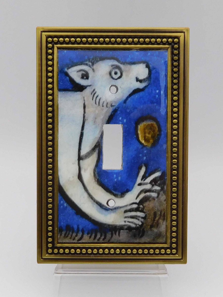 serra_artcraft's tweet photo. White Bear Gold Moon Light Switch Cover, Medieval Bear Light Switch Pla… https://t.co/6wjVZJtbh9 #Etsy #MedievalBear https://t.co/UWt4SnhjZU