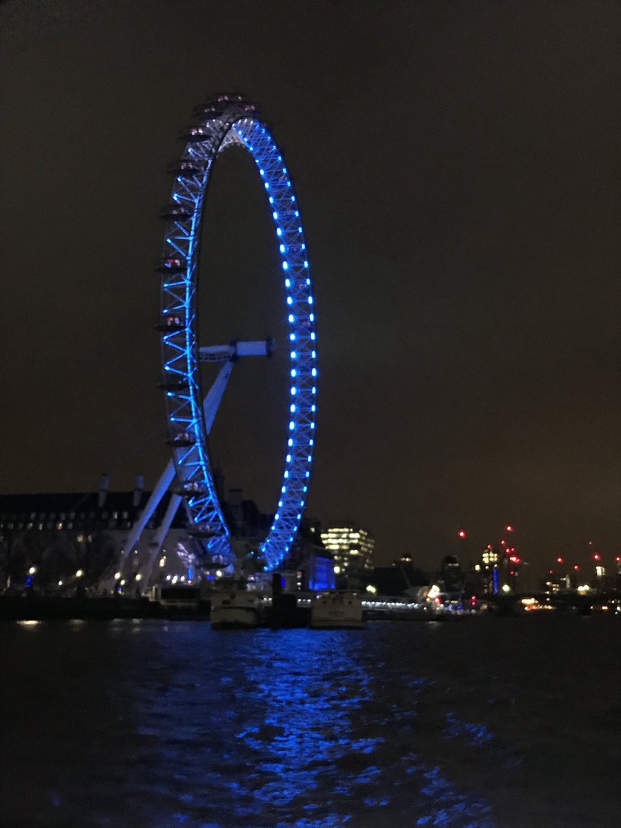 Hooverit's tweet photo. BANKSIDE: ...taking the night waterbus from the new Battersea Pier to Bankside...a 20-minute jolly jaunt, on-board expresso hit &amp; ‘lights’ @thamesclippers. Beats a taxi on every level #lovemyriver #Thames #coolnightout https://t.co/1QyJOYGBkx