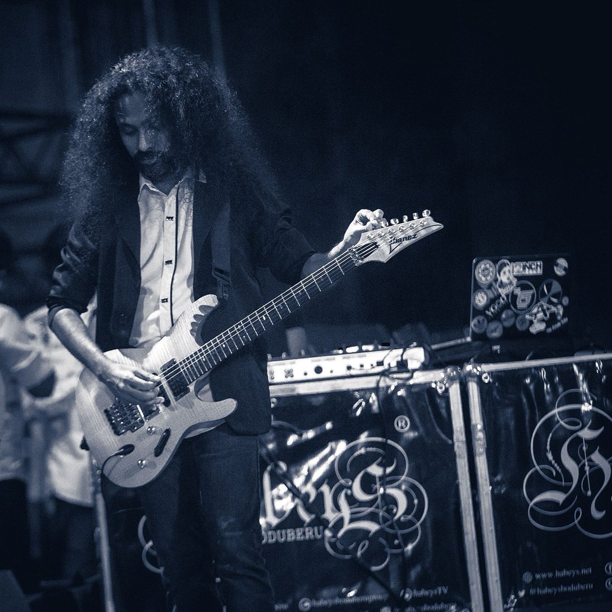 ShahydLegacy's tweet photo. From Last Years Habeys Eid Show #shahydlegacy #live #gateways #album #launchingalbum #habeys #gravity #rock #metal #ibanezartist #zoomg5n #fenderamps #akgwirelesssystems https://t.co/sWUV2cQp77