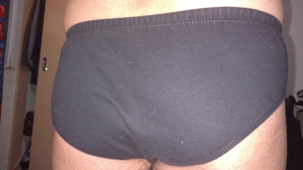 trsbrf's tweet photo. Qué prefieren Trusa clásica o bikini?
#Trusa #Briefs #bikinis #morbo #bulto #underwear #underwearfetish #black #rinbros #mensunderwear https://t.co/zhWJieo4MF