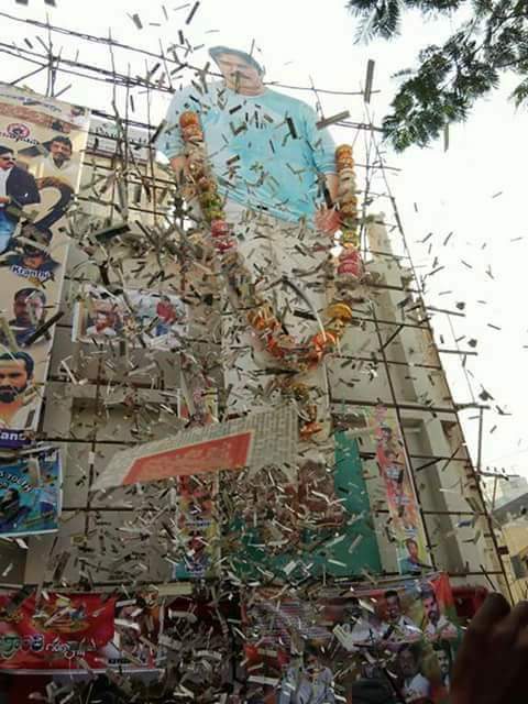 Nikhil58639059's tweet photo. Watching #Agnyaathavaasi #5th_Time and
1st_time after #re-relse at ap&ts main theter sandya 70mm matne show https://t.co/qCY8NXi7L0