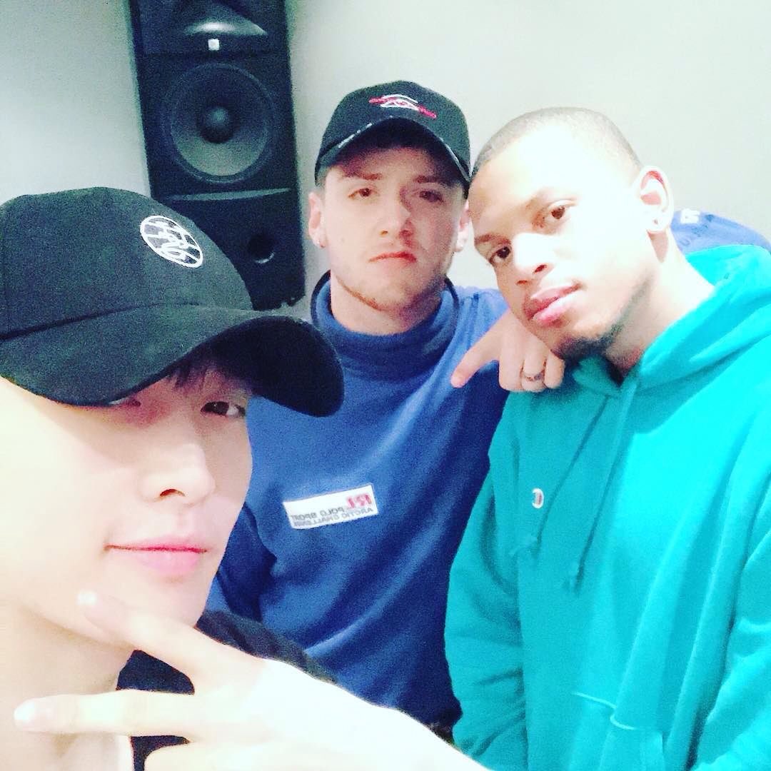 EXOfanbase_Int's tweet photo. [UPDATE] 180121 LAY Instagram update

#EXOL #BestFanArmy #iHeartAwards @weareoneEXO 

EXO GROWL https://t.co/pm73NCMZwg
