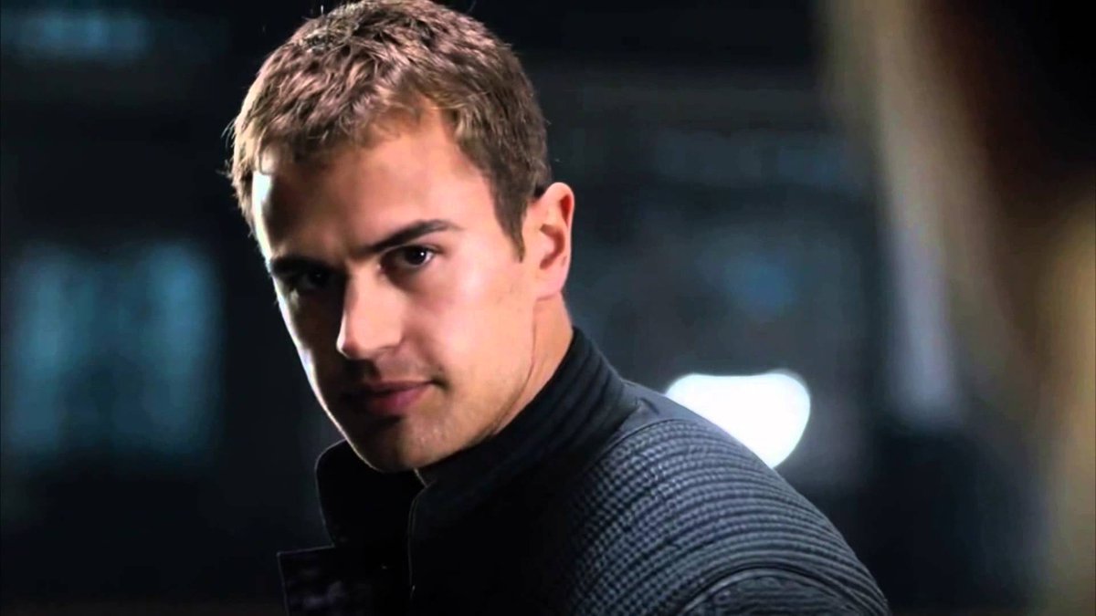 Divergent Tobias Eaton