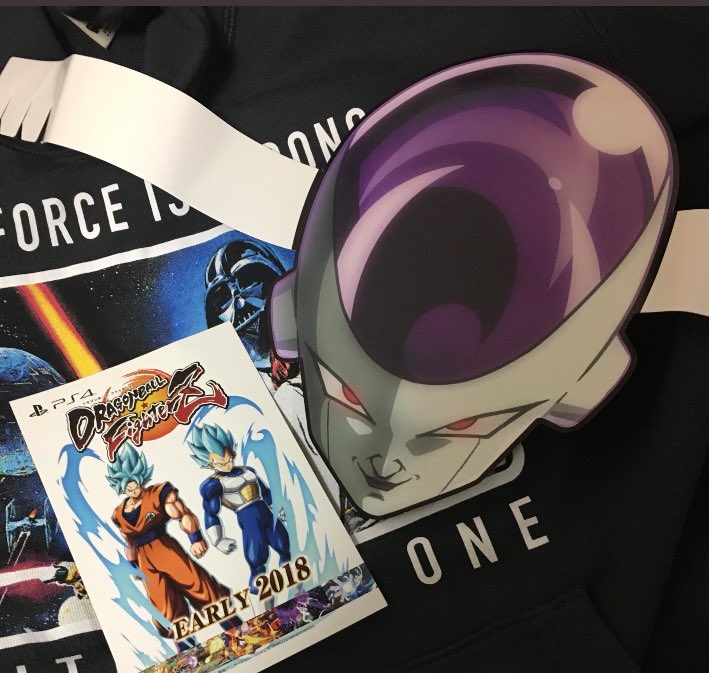 嶋津タケル Sur Twitter アキバでポプテピピックの お面がもらえなくても フリーザ様の お面つければ大丈夫 今日も一日がんばるぞい ポプテピピック