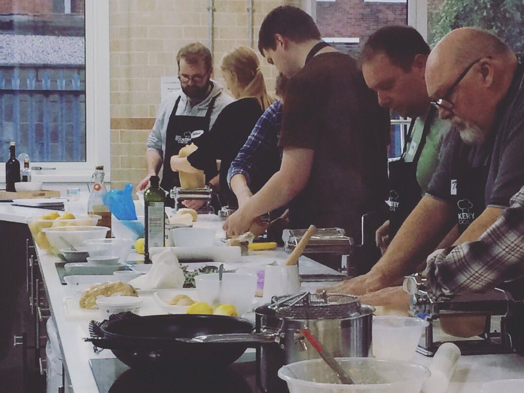 LeedsCookSchool's tweet photo. Another fun afternoon yesterday with a lovely bunch of budding pasta makers. #raviloi #tortolini #cookeryclass #pene #farfalle #parpadelle #spaghetti #linguine #tagliatelli #orichette #wildmushroom https://t.co/XUfrfdlzTl