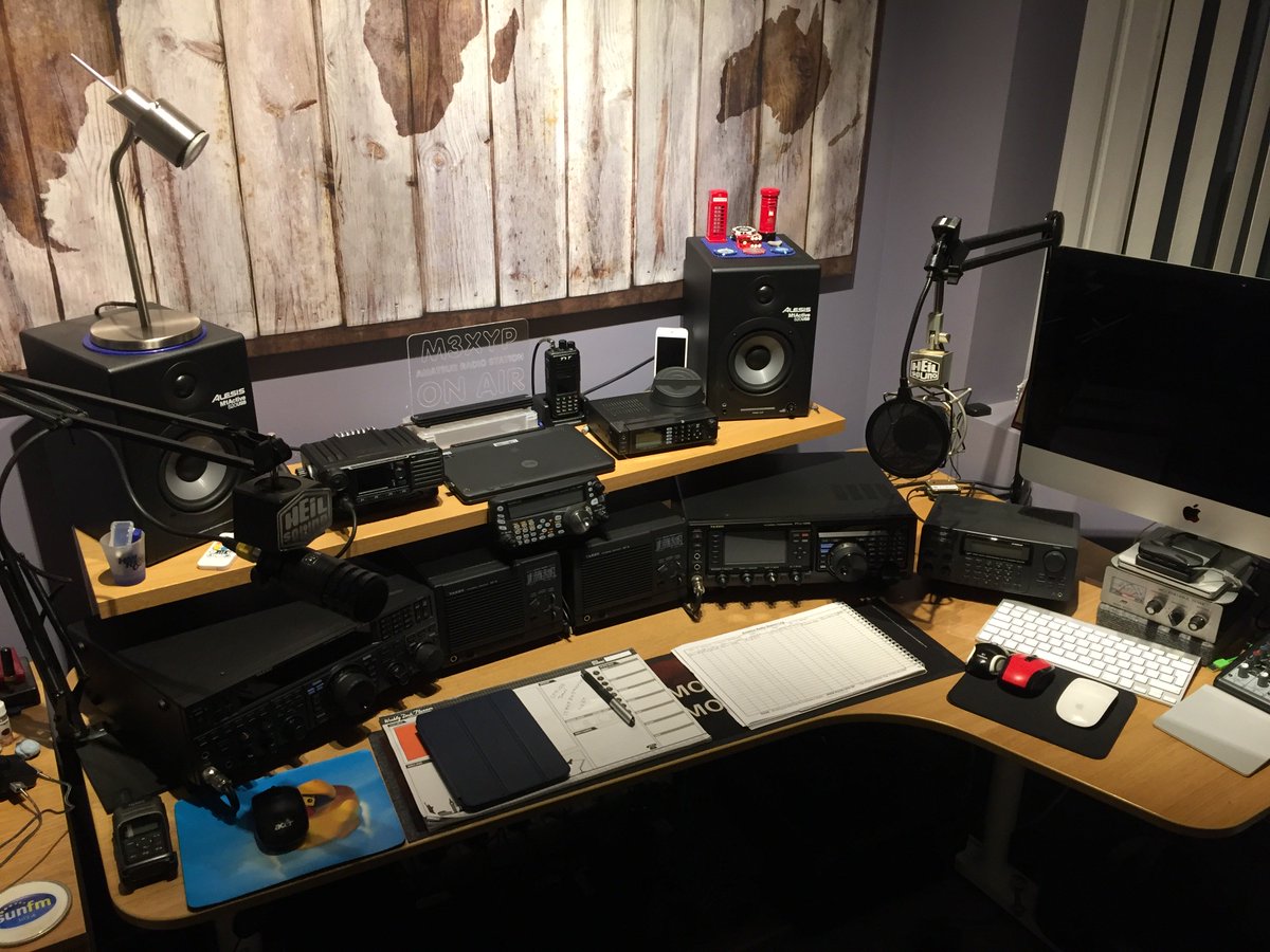 m3xyp's tweet photo. My Radio Shack https://t.co/0fduX0E7B3
