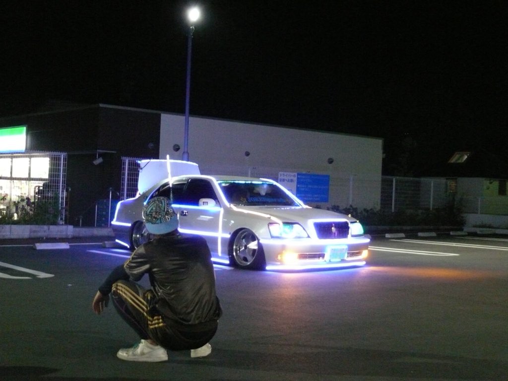 JOJ__5000's tweet photo. 今日昼寝してたら
こいつが何回も夢に出てきた。
元気に走ってた😭

ちなみに
暗い所で見ると眩しくて
仕方ないのは
一緒だった笑 https://t.co/czuSXgOavE
