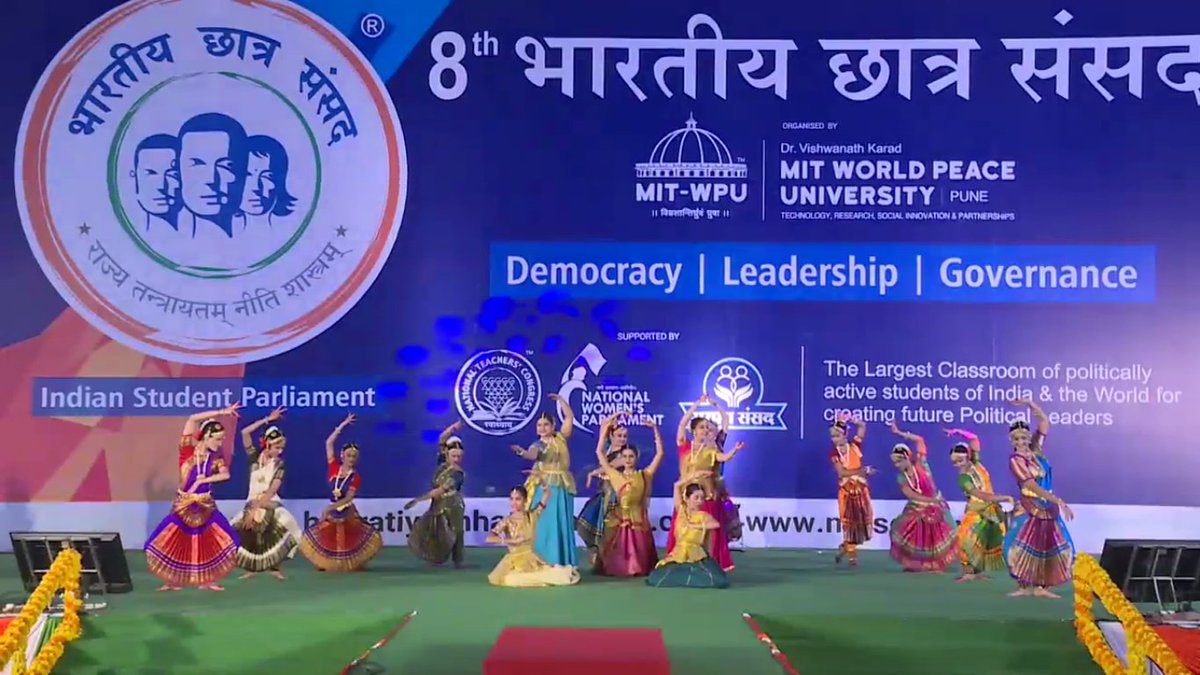 nikki_p95's tweet photo. Valedictory Ceremony - 8th Bharatiya Chhatra Sansad (Indian Student Parliament) - 2018 #8thbcs https://t.co/uqMQQNFRlF