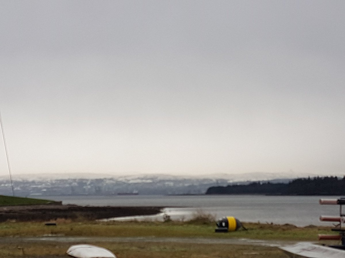IDSailing's tweet photo. Bit snowy at Helensburgh SC today for day 2 of @RYAScotland laser academy https://t.co/ucxhKq1xRu