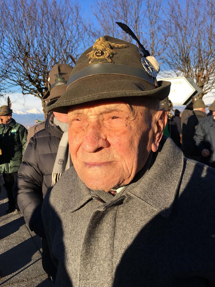 TgrRaiPiemonte's tweet photo. Questa mattina #21gennaio a #Superga il ricordo della battaglia di #Nikolajewka, per il #75esimo anniversario, tra gli alpini anche Giovanni Alutto classe 1916 gruppo Alpini Carmagnola, reduce della campagna di Russia @rogliatti https://t.co/RpDD1UOOOv