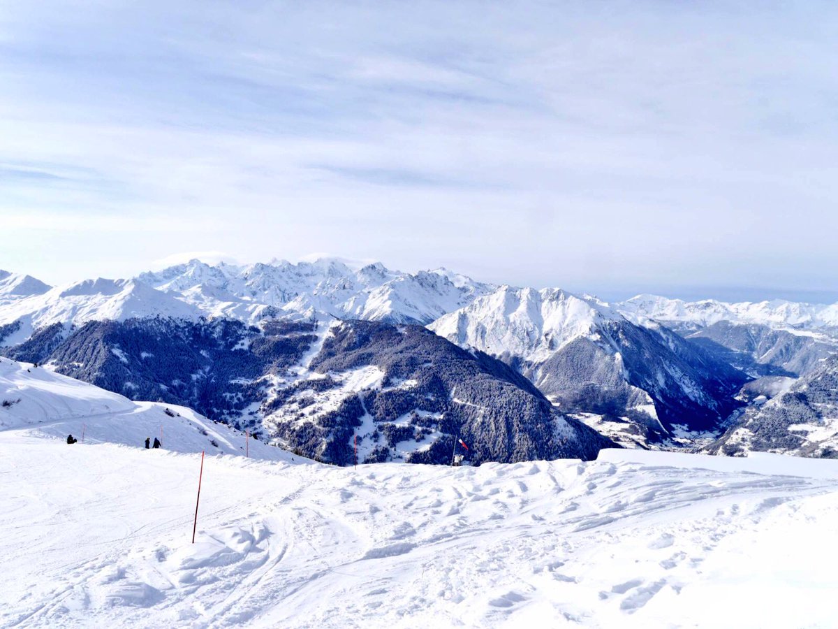 travelista_uk's tweet photo. *NEW POST* A Winter Resort Guide to Verbier (including the best après-ski &amp; fondue) https://t.co/Y1CQxs0kVc https://t.co/5QvnqDfdxK