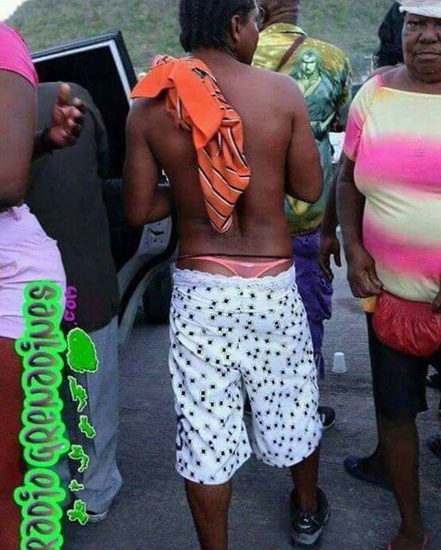 fluffymisskitty's tweet photo. 😱😱😮😮 WHAT THA FLUFF??? Mi affi look twice and then twice after that....a wah a keep yah suh??? ERROR or NEW STYLE? 
A TORTURE!! #WhatThaFluff #MouthOpen #Gansta #AHimDweetAnnuMe #ATorture #ThePeopleWantToKnow https://t.co/yzV26XJCrB https://t.co/imdz9Qoc6M