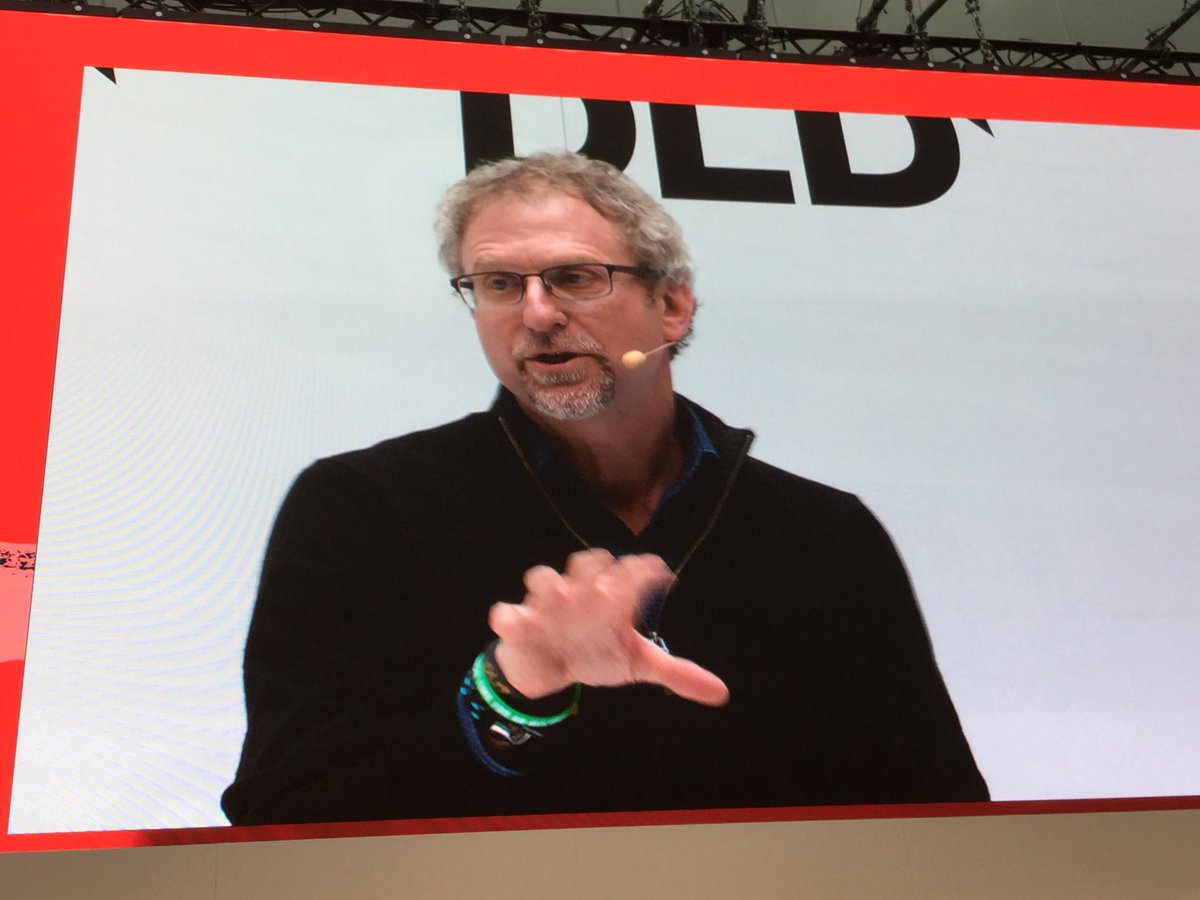 GrietJoppen's tweet photo. Human + Machine: focus on #AI helps humans do new and different things. Humans PLUS machines @pauldaugh #dld18 @GregWilliams718! https://t.co/IB0EURBk6o