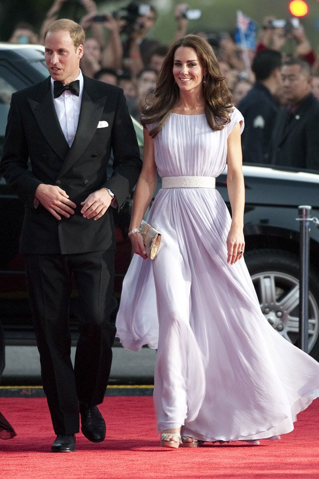 _modisme_'s tweet photo. As soon as you become more aware of the shape of your body, it gets easier and more fun to dress. Find out more 👉 https://t.co/19iOLXRQXg #habibadasilva #KateMiddleton #PenelopeCruz #5bodyshapes https://t.co/RepMkS1JJ2