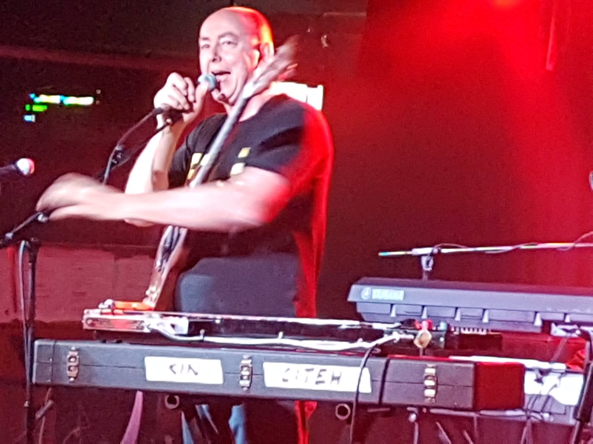 Howard993's tweet photo. Francis Dunnery at the Academy in Manchester last night. Got to love his sense of humour, check out the sticker on his guitar case. #MCFC #Dunnery https://t.co/YKBkn1qIAs