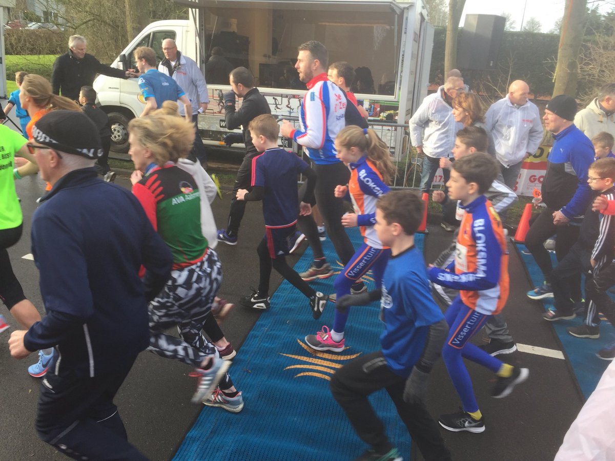 NutEnVermaak's tweet photo. Vandaag start de 49ste #drechtloop in Leimuiden, met N&Vers aan de start! Succes! https://t.co/KSBvSc0tGM
