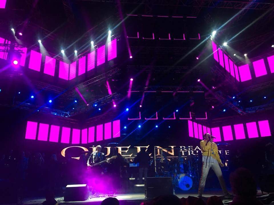 queenrealband's tweet photo. New Year's Eve in Budva (MNE)
QUEEN SYMPHONY
Photo by Jugoslav Belada
#QueenSymphony #QueenRealTribute #Budva #Montenegro #NewYearsEve #live #concert #WeAreTheChampions https://t.co/GEOPx26MOn