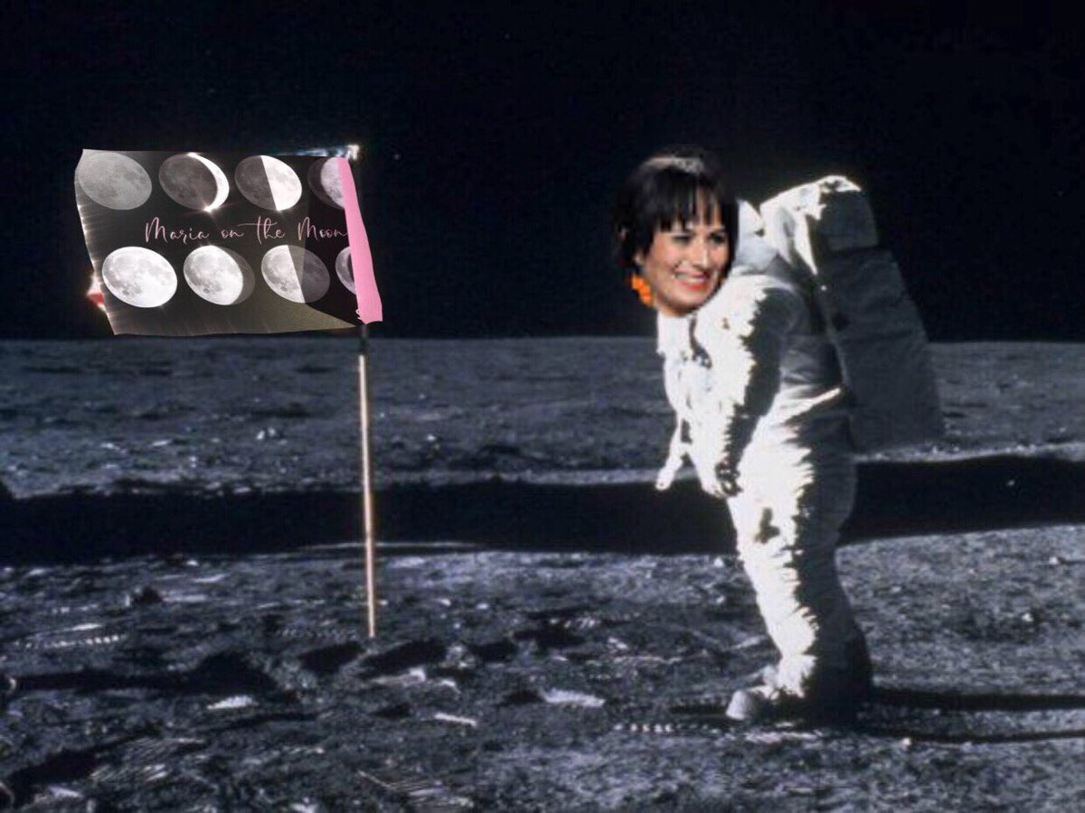 globosque's tweet photo. Ultima noticia: @Mariaescote ha sido la primera diseñadora en pisar la luna. #mariaonthemoon @MaestrosCostura https://t.co/x87mvjKf6g