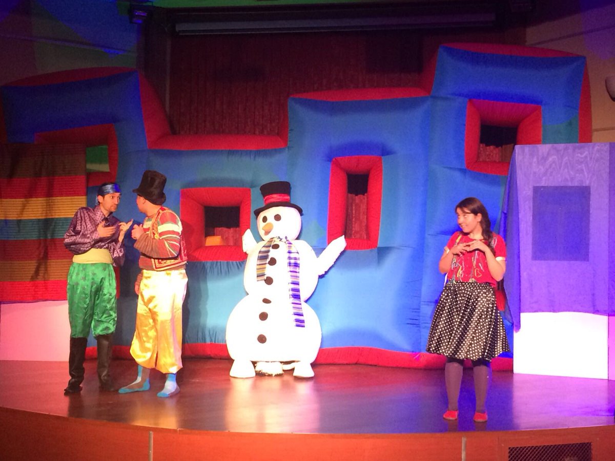 🎭‘’ Kardan Adamın Atkısı’’ adlı çocuk oyunumuzdan kareler.