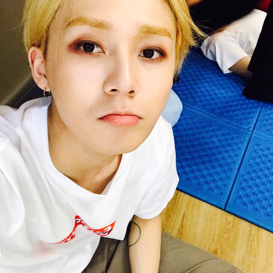 rpg_mk's tweet photo. ¤ Kim Hyojong
¤ PENTAGON
¤ @hjng_mk https://t.co/AV6rScLU4b