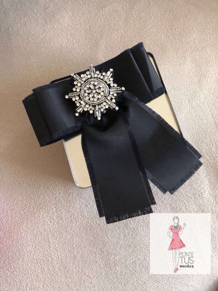 TuPontelos's tweet photo. ❤️Colección de #Bows #ValentinesDay ❤️
•
#Bows Parche bordado a mano $450
•
Tamaño Big
•
#PonteTusMoños🎀 #TuPontelos 
#StyleInspiration #CalidadTotal #DiseñosUnicos #InstaBow  #SanValentin #TuEstilo #StyleWomen https://t.co/ETJRbSJz5q