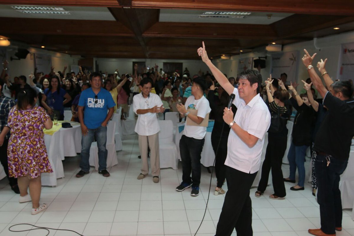 kikopangilinan's tweet photo. Daghang salamat sa mga bagong Liberal ng Cebu!
#PartidoLiberalAt72 #KilosKo https://t.co/td6pc85a1U