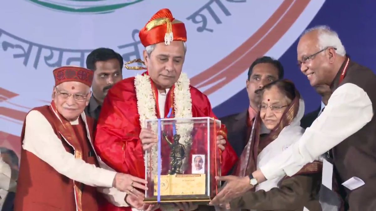nikki_p95's tweet photo. #8thbcs https://t.co/pfDkzNoo9n