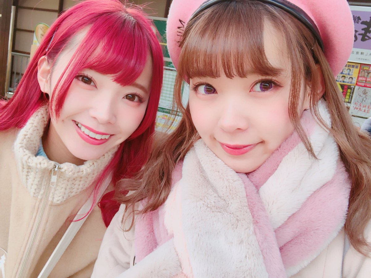 mim_11_11's tweet photo. mamの髪色がウィッグ並みに綺麗な色してる、でも地毛 https://t.co/FusgAtc9Cg