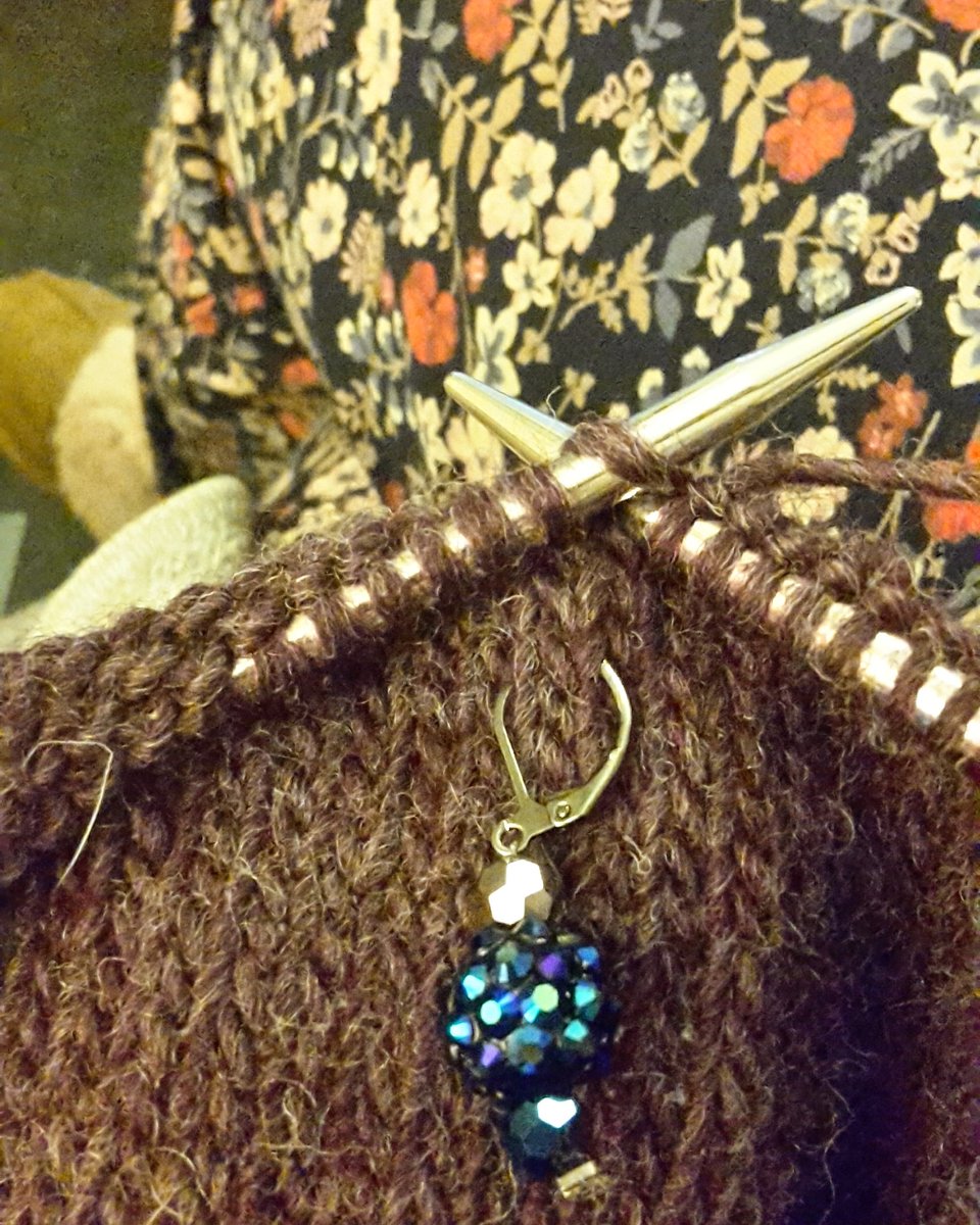 CrochetOopsyD's tweet photo. Sunday morning vibes 
#handmade #knitting #knitters #makersgonnamake #sundayvibes #knittedcardi #weekend https://t.co/JDxSFgdgN2