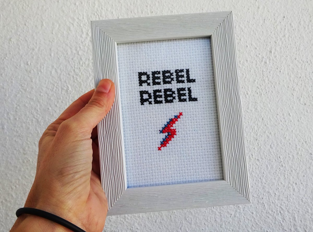 UnicorniaStitch's tweet photo. Rebel, Rebel, your face is a mess! 😇this finished frame is available on Etsy https://t.co/AleqBzCFnI #DavidBowie #RebelRebel #ZiggyStardust #crosstitch #handmade #dyi #xstitch #crossstitchframes #gifts #Bowiefans https://t.co/tJAHDVjLoe