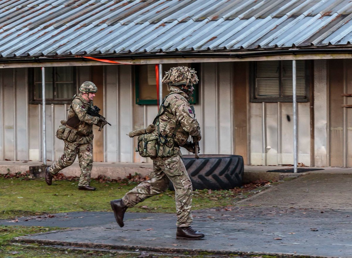 BritishArmy's tweet photo. Royal Engineer Reservists train in preparation for Op TRENTON, supporting the United Nations mission in South Sudan. The engineers will be vital to efforts to support the mission, providing valuable infrastructure https://t.co/wpOWmpZFSK