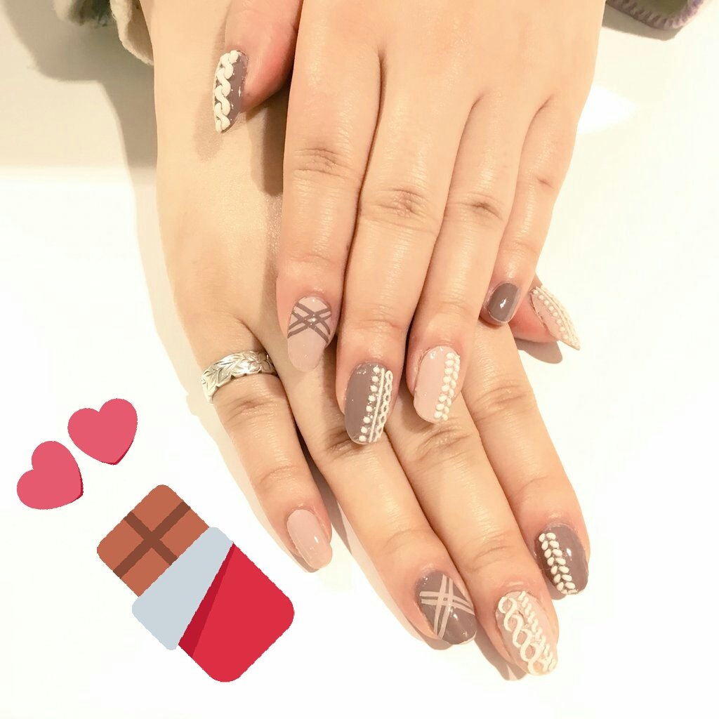 すーさん A Twitter こんばんは W 新作のバレンタインコレクションからチョコ色２色を付けてみました っ 100均 の ネイルシール で ニットネイル に挑戦してみました 早速お客様から真似します と言っていただけて嬉しかったすーさんでした