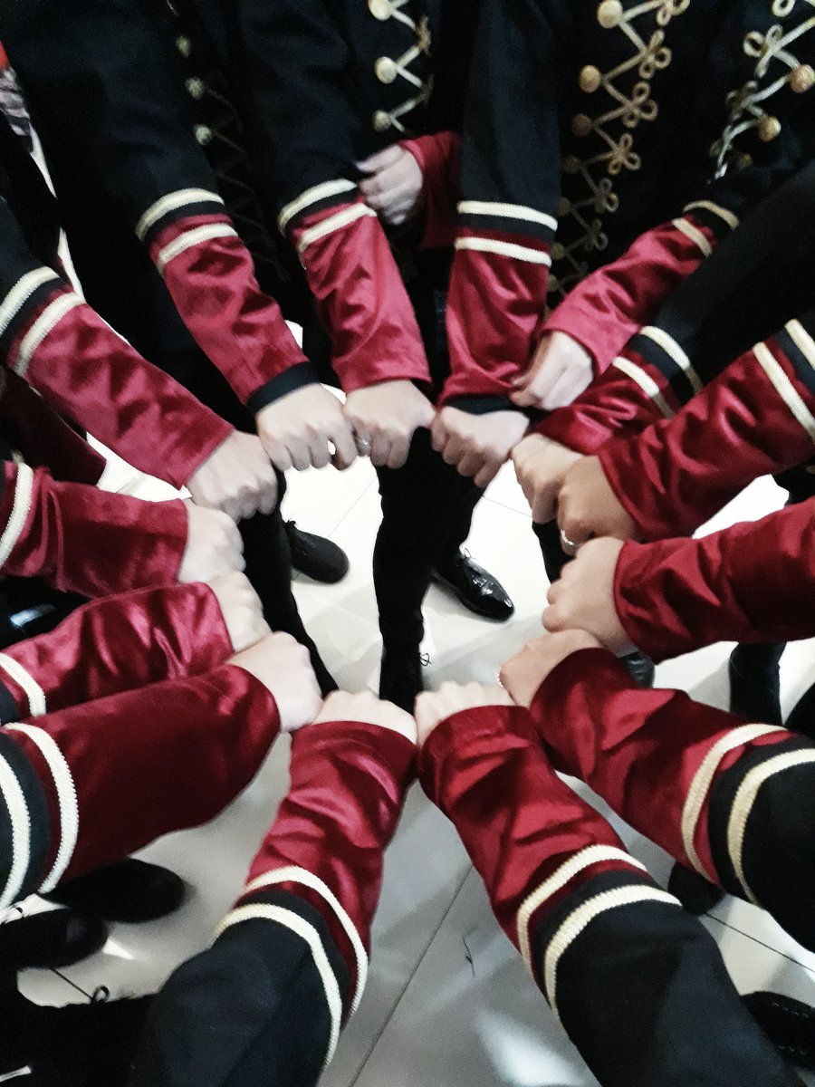 hongjiisoo's tweet photo. We just finished our performance. Thank you to everyone who supported us!!! ❤❤❤ #세븐틴 #DaisySiete #KSS8 https://t.co/qvlfxBQJuK