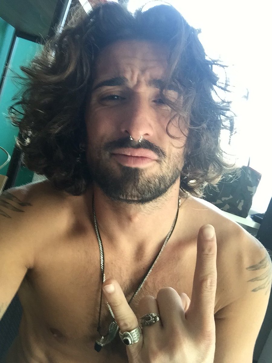 Buenos días Domingueros!!! Como van las resacas? Yo me vuelvo a casa con toda la torrija...aquí ayer también era sábado 🤯