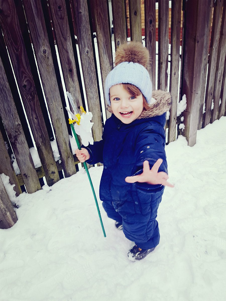 StaceyJack87's tweet photo. Snow day @DannyBand24 https://t.co/HvRhAdZJxB