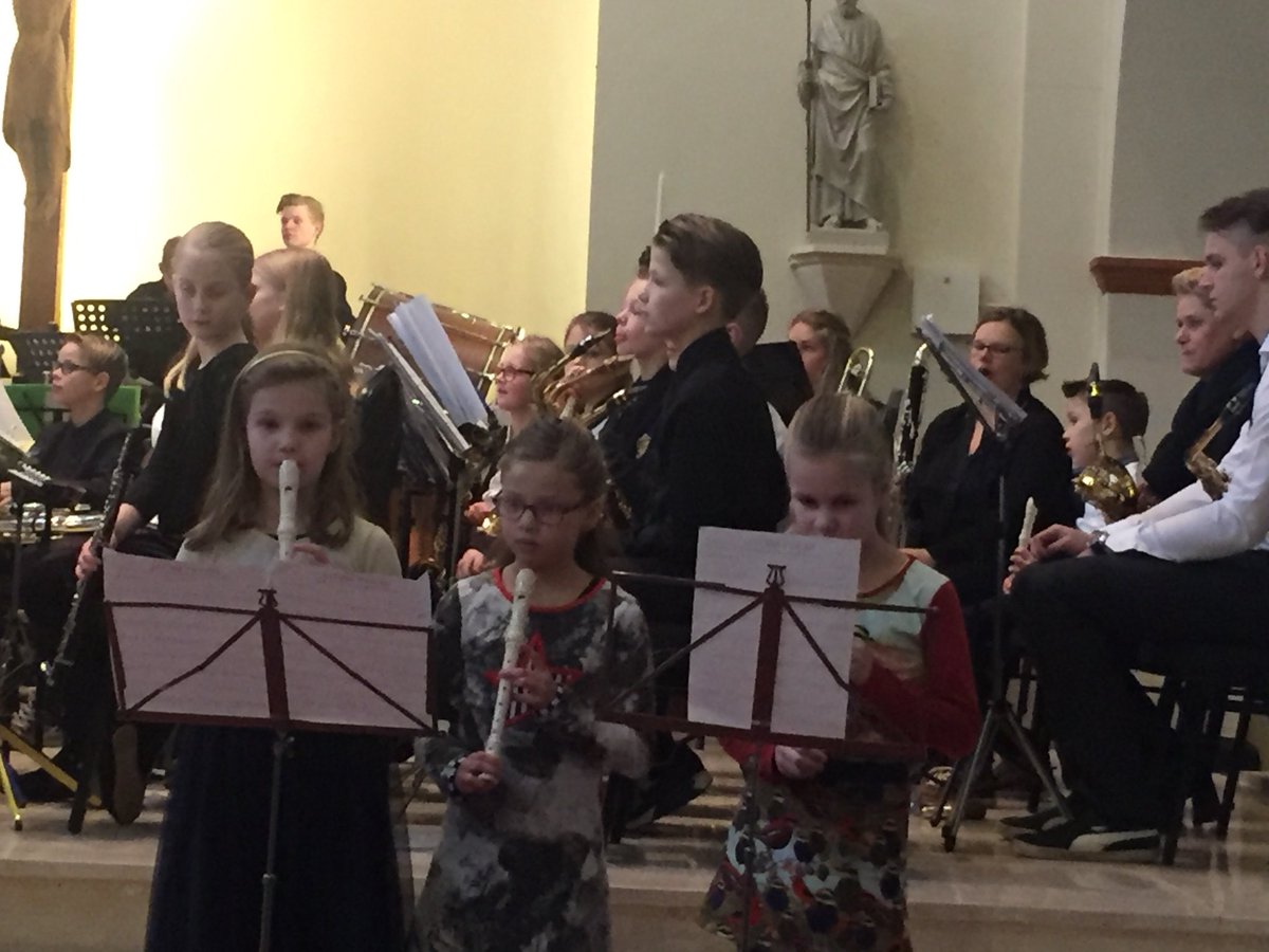 Mooi nieuwjaarsconcert van de <a href="/harmoniestjan/">Harmonie Sint-Jan</a>. Muziek leeft zeker in Wierden, bij oud en jong!!! Complimenten voor B en C orkest, slagwerk en de toekomst: de AMV’ers.