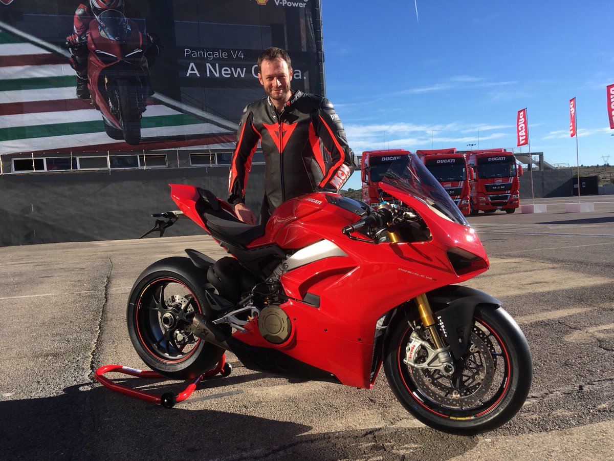 MCNnews's tweet photo. Amazing day sampling the @ducatiuk Panigale V4. Looks like they’ve managed to move the game on from the V-twin. The power delivery is stunning, textured and accessible. Handling and brakes beyond reproach. #panigalev4 https://t.co/tklukGAzRU