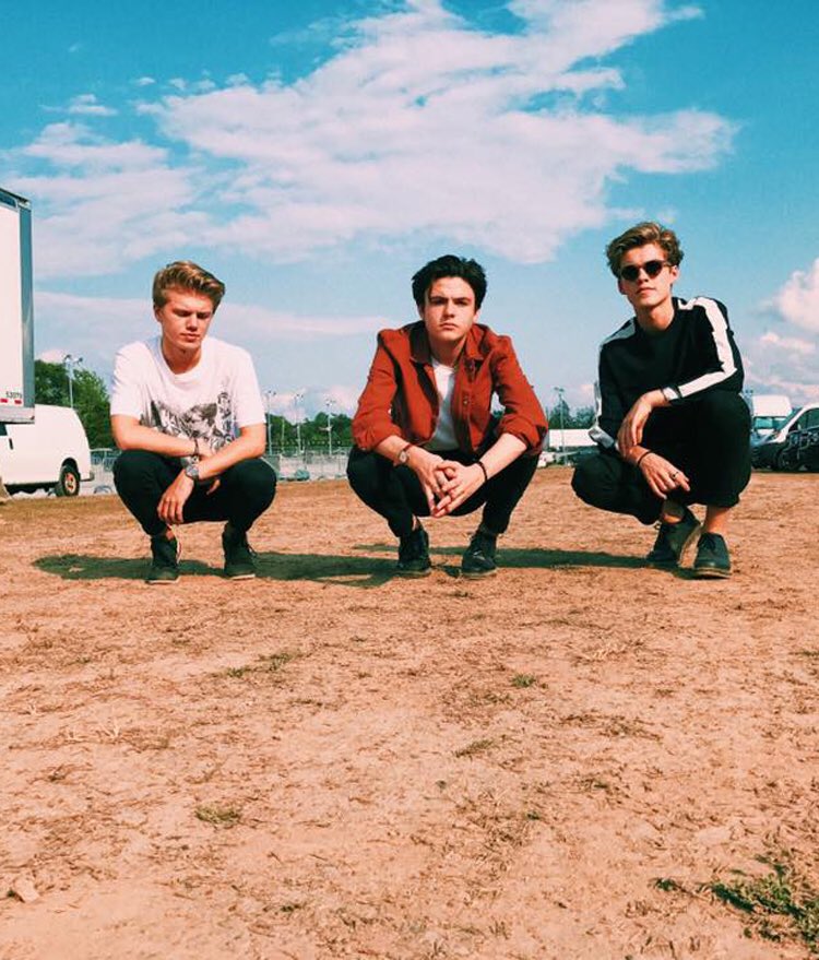 lvrschaeng's tweet photo. george, blake and reece are human beings too. just because they have a following does not give ANYONE the right to treat them like they have. and singling out/ignoring a member? all 3 of them make new hope club and they are all equally talented #RespectNHC #GeorgeDeservesBetter https://t.co/1kww5fH0zi