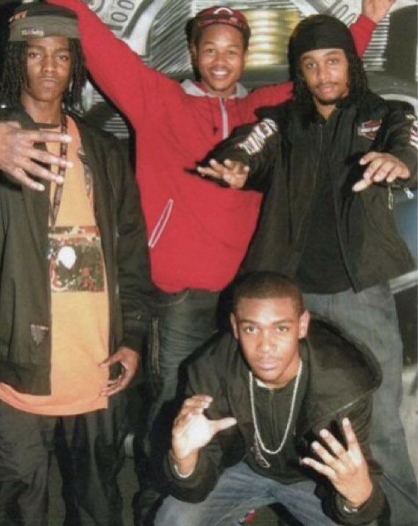 _DrizzyMontana's tweet photo. We had 30s b4 this internet sh*t... I’m in a different space now doe #LongLiveLuv https://t.co/QYgzZQPe5u