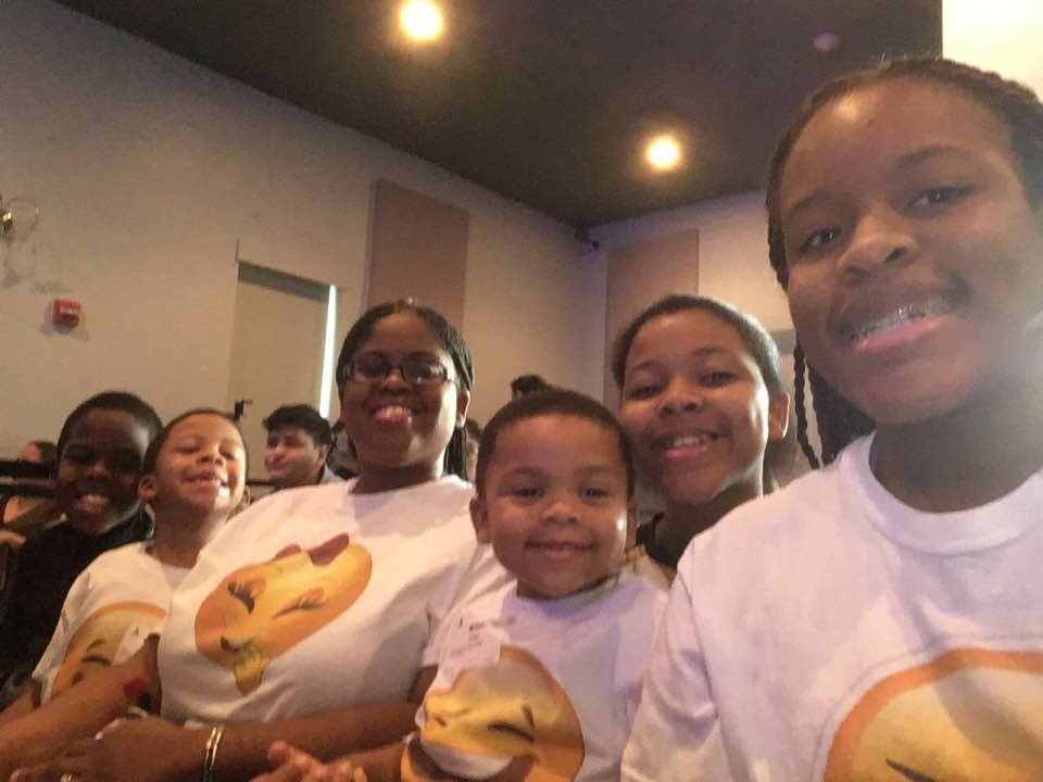 craze_nluv's tweet photo. @GoElevateChurch #Emojinal #Churchflow @amourkeekee @CathyWanza @buck3969 #love #family #GOD https://t.co/2i1VSYVqnO