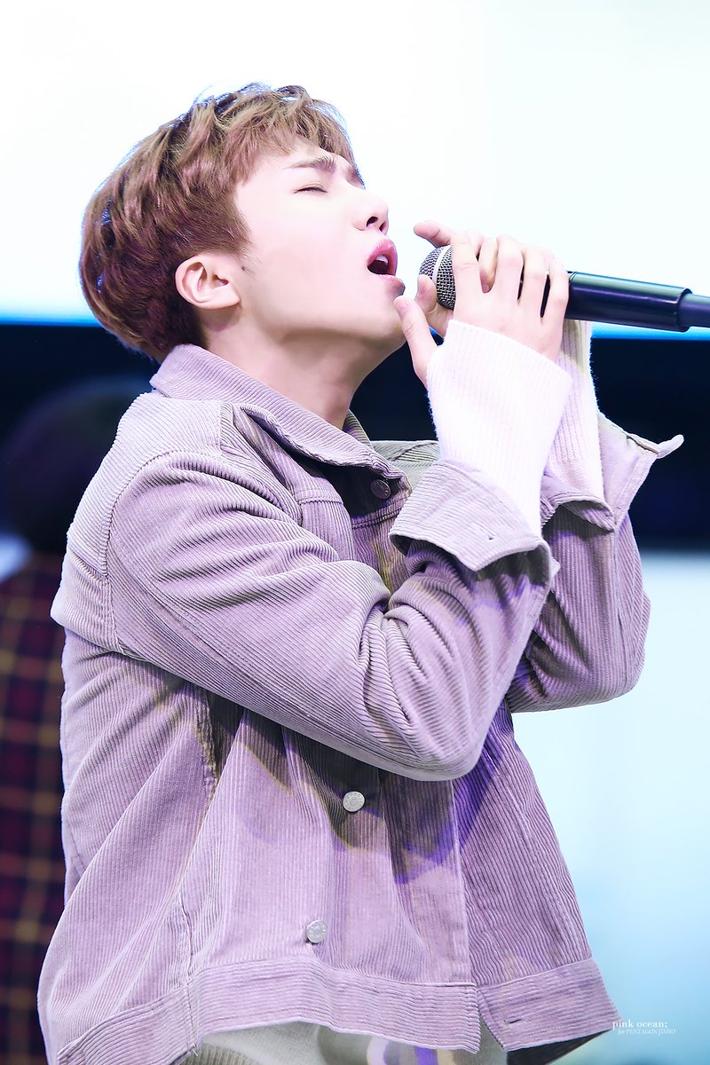 pinkocean_JH's tweet photo. 180115 선샤인시티
#진호 #jinho #펜타곤 #PENTAGON 

네 노래는 벌써 봄이 된 것만 같아✨

@CUBE_PTG https://t.co/SySzTdFy5r